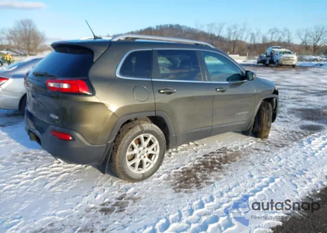 2015 Jeep Cherokee Latitude z USA, uszkodzony, nr VIN 1C4PJMCS0FW595406